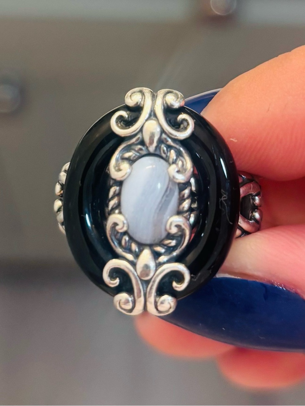 Carolyn Pollack 925 Sterling Silver Lace Agate and black Agate statement ring